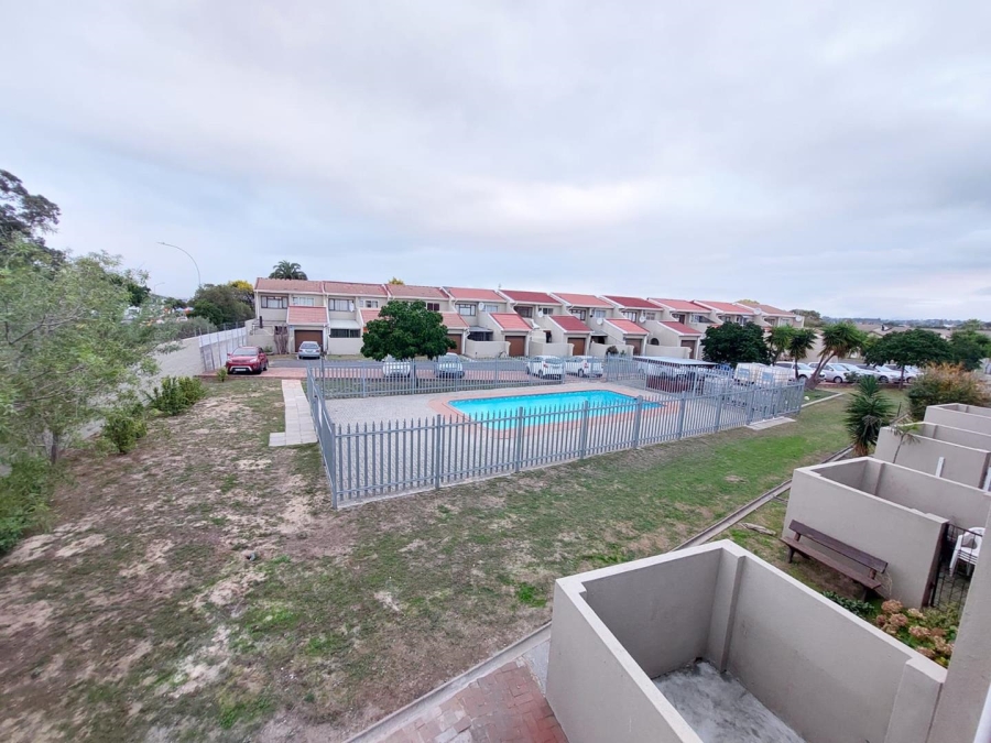 To Let 3 Bedroom Property for Rent in Bracken Heights Western Cape